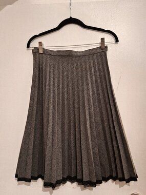 Vintage Grey Pleated Skirt with Black Lace Trim Small